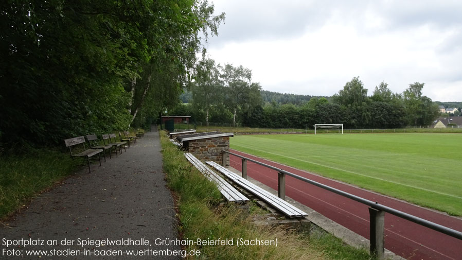 Grünhain-Beierfeld, Sportplatz an der Spiegelwaldhalle