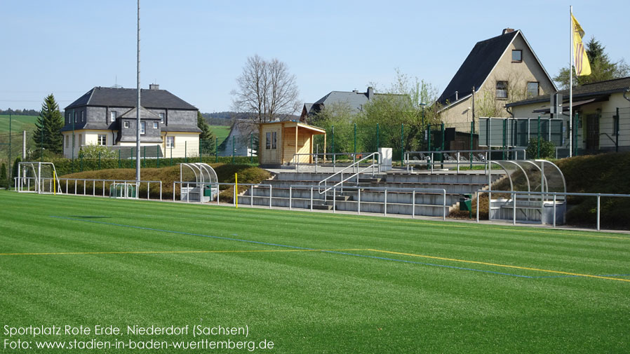 Niederdorf, Sportplatz Rote Erde